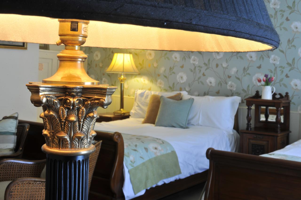 The Old Vine Hotel วินเชสเตอร์ ภายนอก รูปภาพ